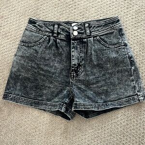 Gray/Black Denim Shorts - Juniors
